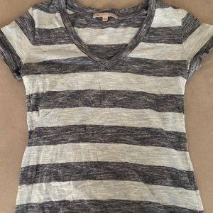 GAP women’s tee.